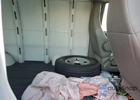 2021 Chevrolet Express G2500 z USA, uszkodzony, nr VIN 1GCWGAFP1K1308131